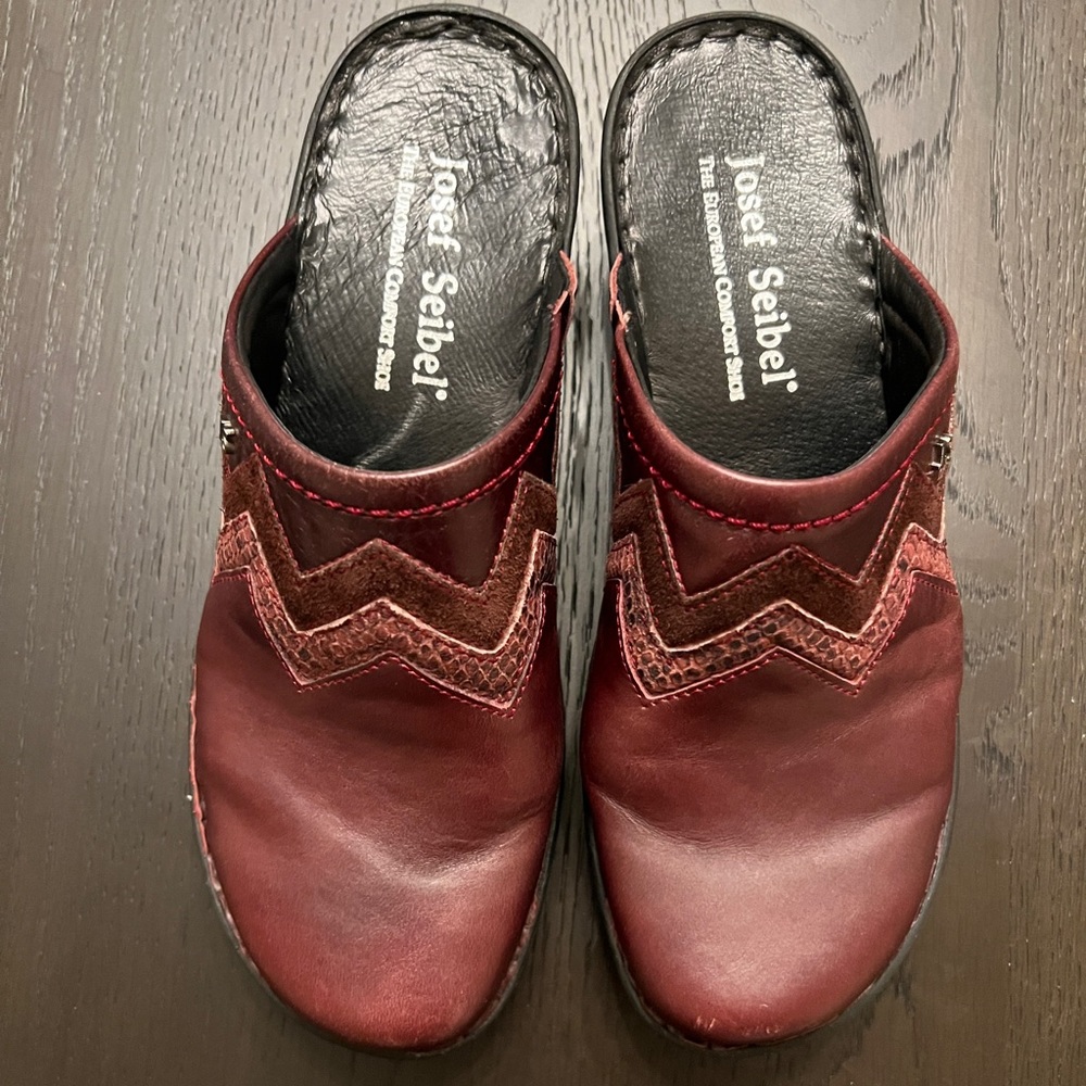 Josef Seibel Women’s Burgundy leather mule size 39 or 8.5